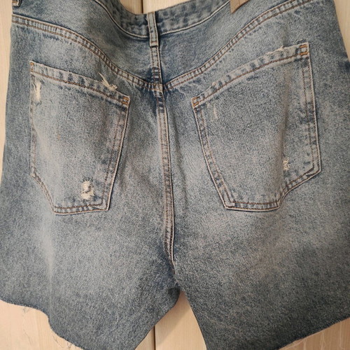 Bermuda slim fit size 44 like new