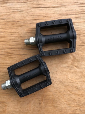 WECO Rallye Kids Pedals with Reflector new 9/16’’
