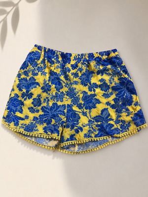 Lynne shorts new, blue and yellow, size 38 medium