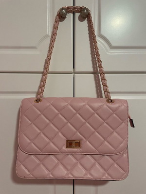 Shoulder bag new pink with gold details