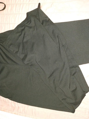 Φόρμα Shein σαν καινούργια, μαύρο μακό παντελόνι που ανοίγει από κάτω