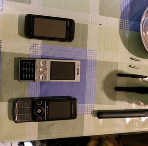 Sony Ericsson - Nokia για ανταλλακτικά.