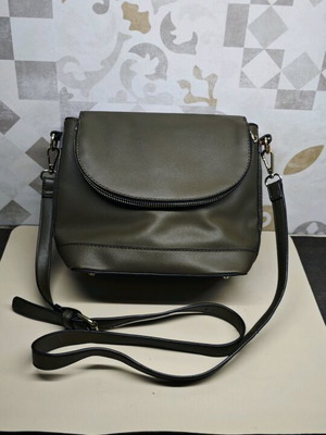 Accesorise bag like new, olive color