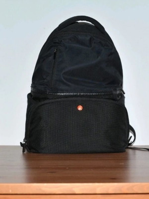 Manfrotto backpack bag like new, black with laptop compartment up to 15"