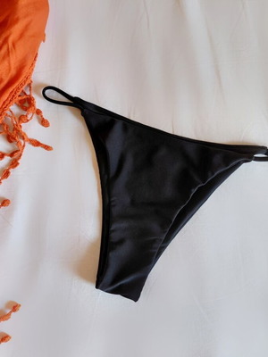 Black bikini bottom size M, new, high waist with thin side strings