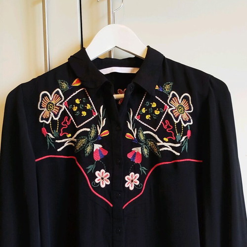 Zara shirt with embroidery like new, size M, black