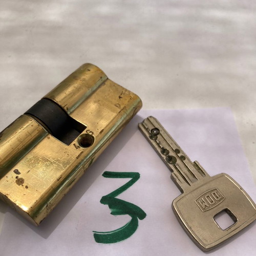 Security lock used, functional, with one key