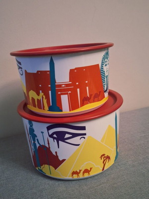 Tupperware 2 containers 1.4 liters and 2 liters new with lids