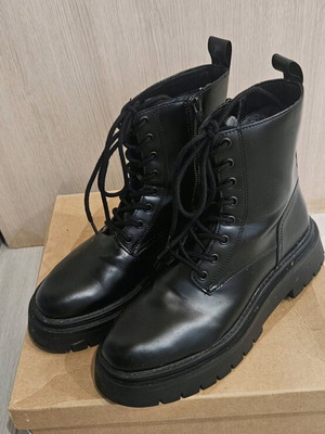 Μποτάκια Pepe Jeans μαύρα, νούμερο 40, σε άριστη κατάσταση