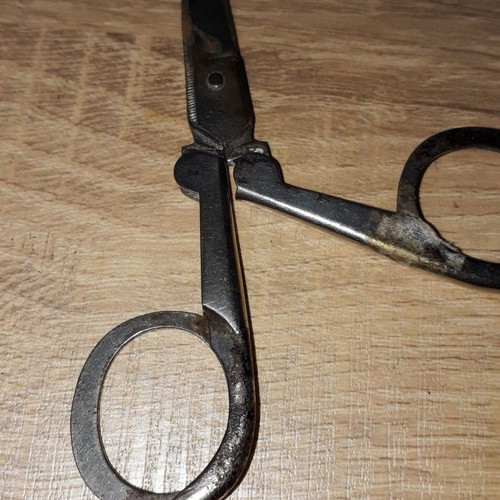 Medical scissors used