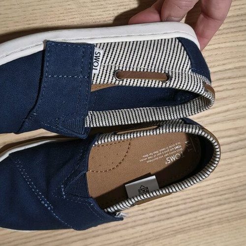Toms navy casual shoes for boys like new, size 28.5
