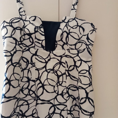 Dress midi black and white shiny with side zipper, like new, size L