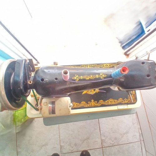 Kohler vintage sewing machine in case like new with electric foot pedal