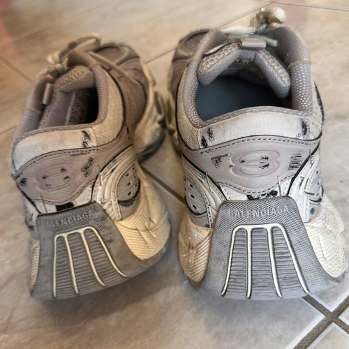 Balenciaga shoes new, gray, size 41