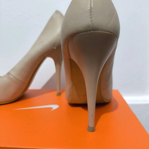 Beige Voi Noi pumps used, size 38 with minor wear