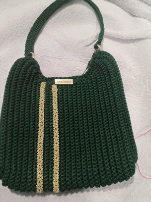 Handmade knitted green handbag new with gold detail 27×27 cm