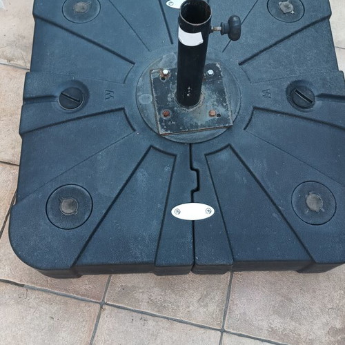 Garden umbrella base 83x83 cm used, fills with water, pipe diameter 6 cm