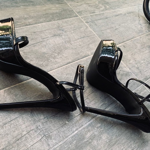 Black sandals like new, size 38