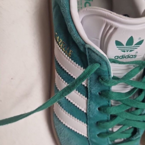 Adidas Gazelle green shoe like new, size 42
