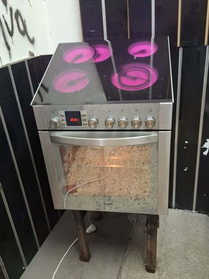Pitsos Electric Stove like new, fully functional