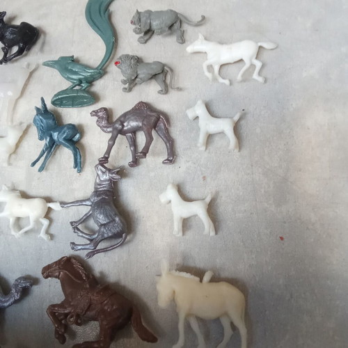 Collectible plastic animal figures pack from 1970s used