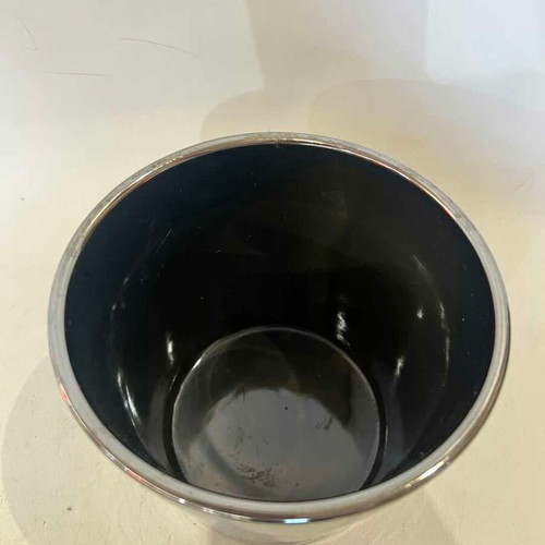 Flowerpot with reflective matte finish used, 12x13 cm