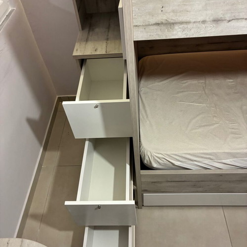 Project house children's bunk bed with storage