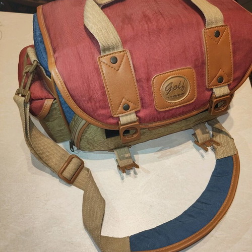 Camera bag like new with multiple compartments