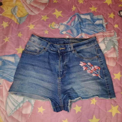 Women's denim shorts medium with embroidered flowers used, blue