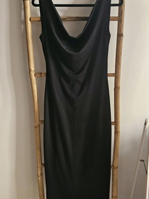 Enzzo midi ντραπέ φόρεμα καινούργιο, μαύρο, μέγεθος M