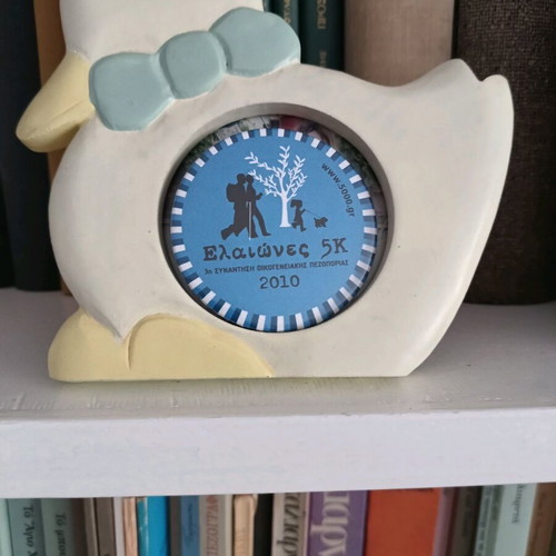 Metal badge new, diameter 5.8 cm