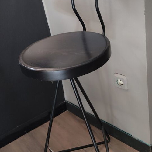 Bar stool used