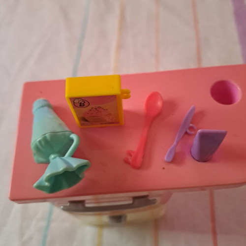 Barbie Pastry Oven with Cupcakes and Accessories used