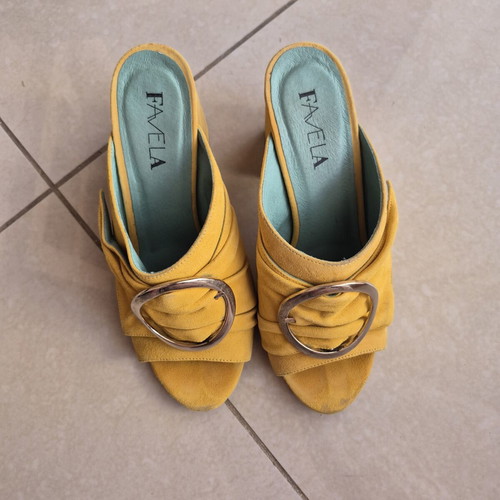 Favela leather mules with thick heel size 39 used, yellow