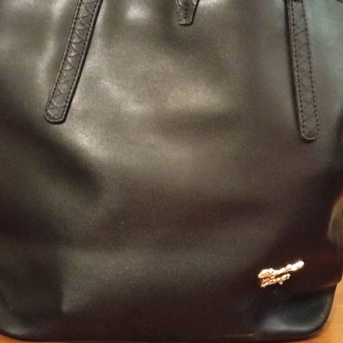 Elizabeth George Shoulder Bag Black like new, medium size