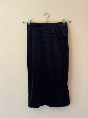 ICHI black skirt size S, like new, plush fabric