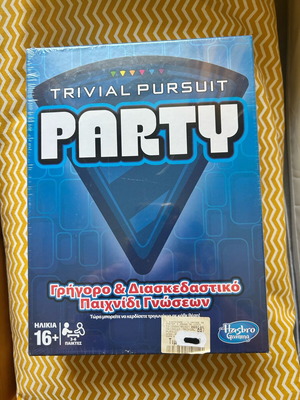 Trivial Pursuit Party board game new for adults