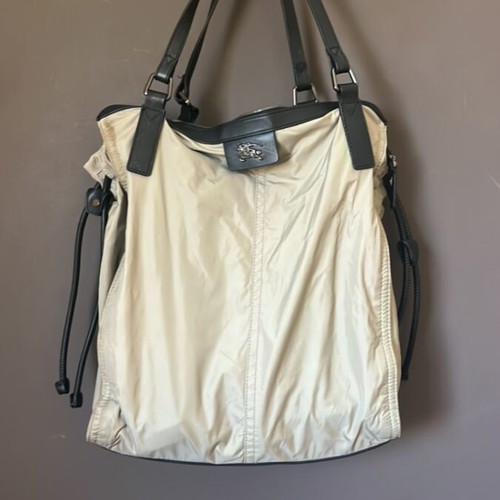 Burberry shoulder bag beige like new
