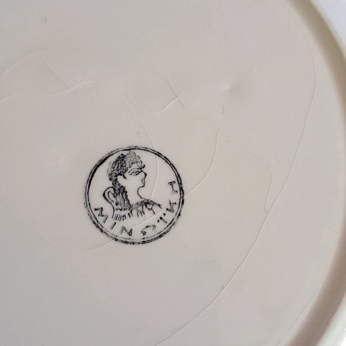 Decorative plate used Minoan