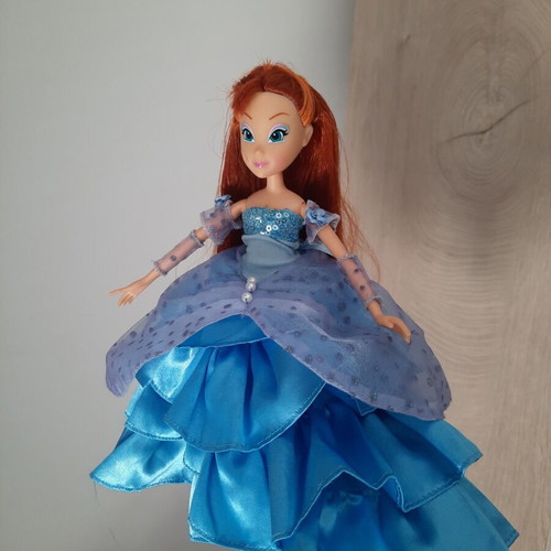 Winx Club Bloom Magical Ball Gown collector doll