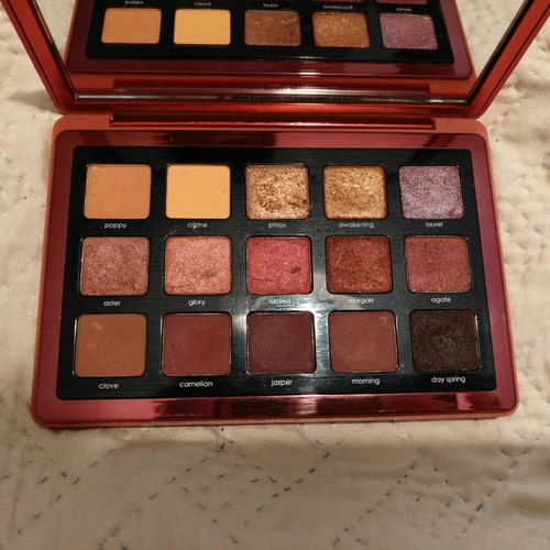 Natasha Denona Sunrise eyeshadow palette like new