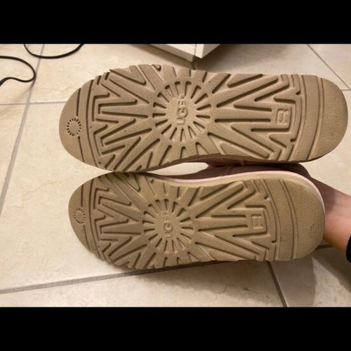 Ugg Australia boots pink like new without fur