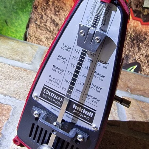 Metronome Taktell Piccolo Burgundy by Wittner like new