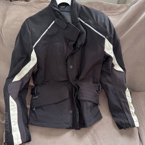 Dainese men's motorcycle jacket Gore-Tex size 48 like new