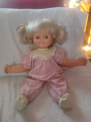 Vintage Toy Biz 1992 Baby Loves to Talk Doll used