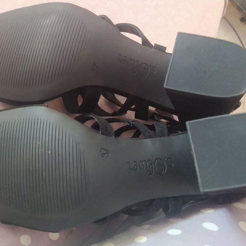 S.Oliver black perforated sandals size 37 new with medium heel