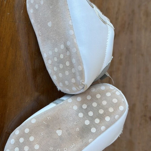 Baby shoes used for 9 to 12 months