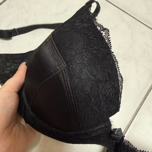 H&M pushup black satin lace wired bra like new, size 80C