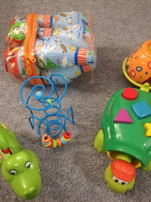 Toy set like new with turtle and dragon
