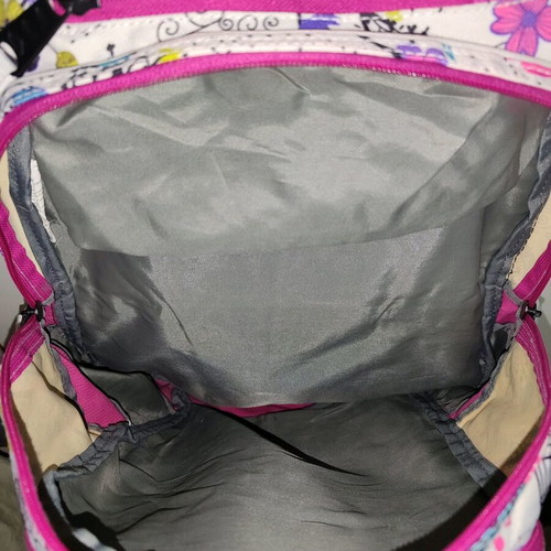 School bag like new with 5 compartments and 2 side mesh openings